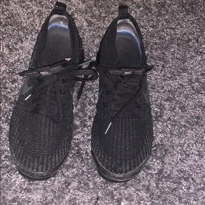 Black vapormax